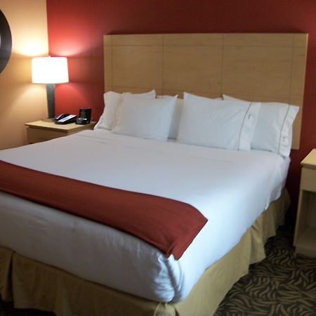 Holiday Inn Express - Cortland By Ihg Kamer foto